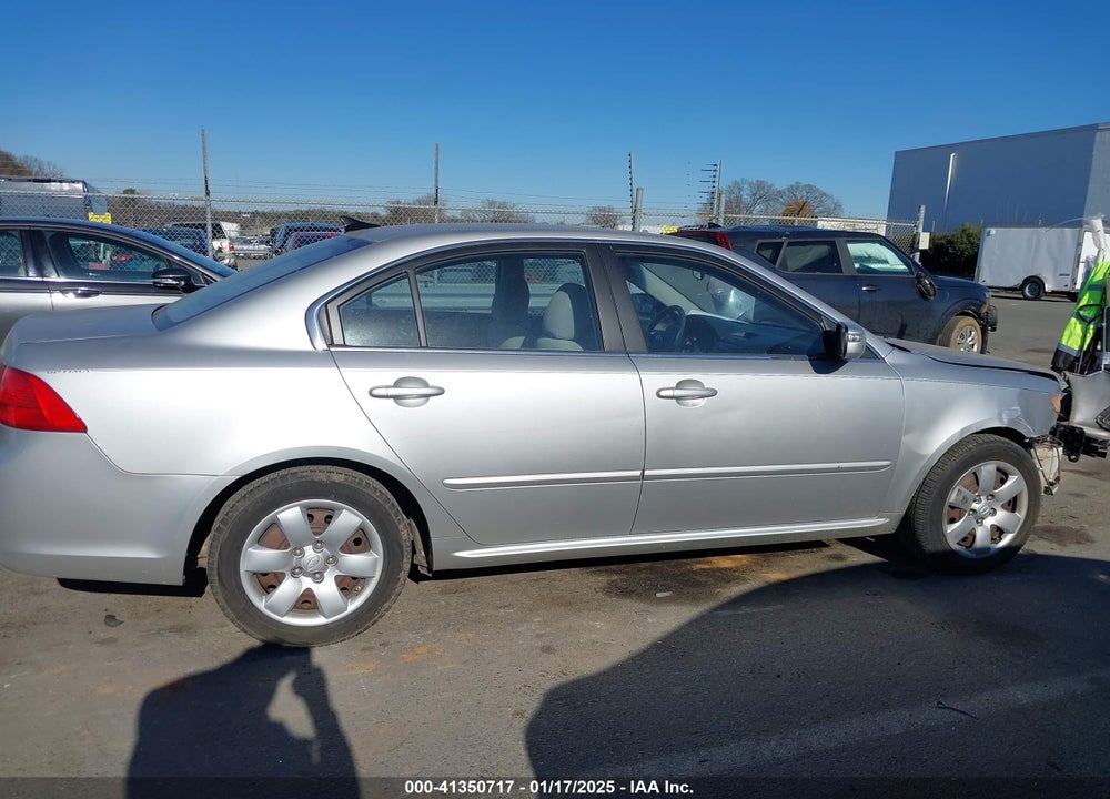 2009 KIA OPTIMA LX VIN: KNAGE228795325109