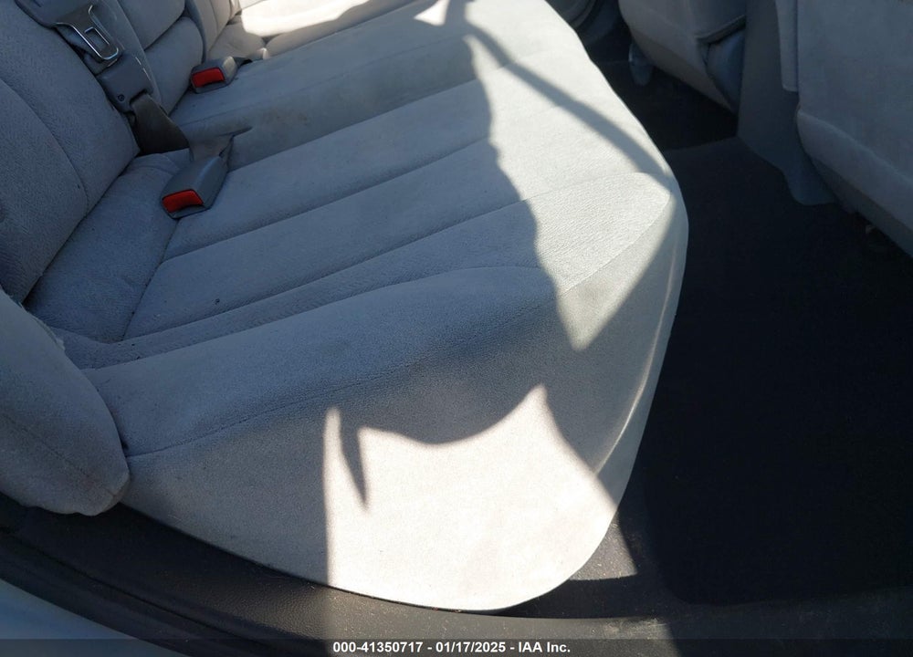 2009 KIA OPTIMA LX VIN: KNAGE228795325109