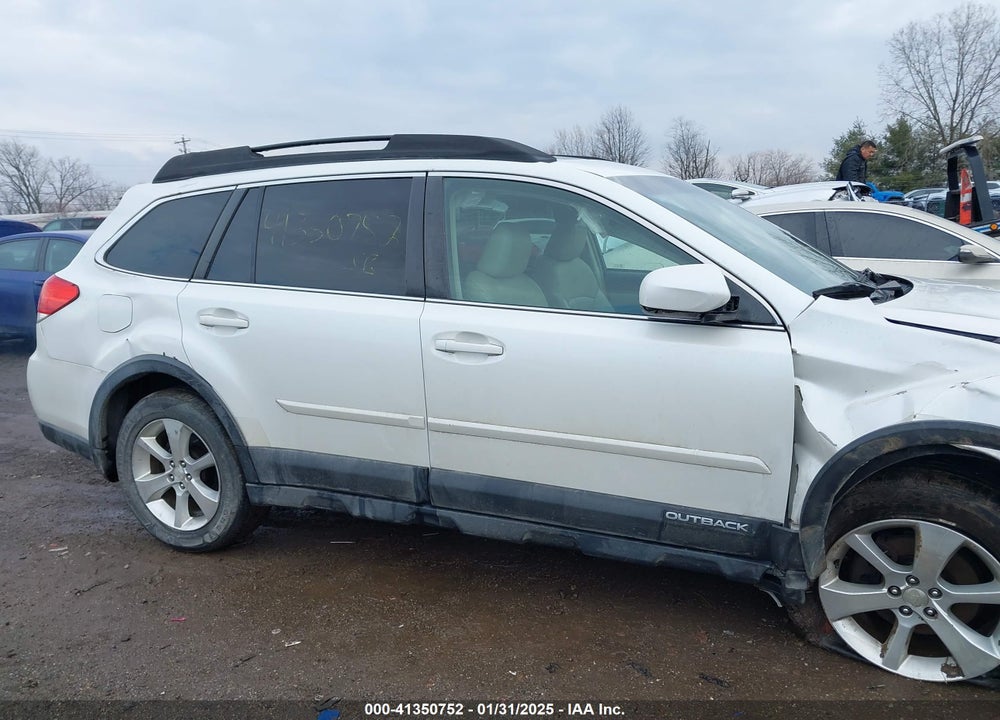 2014 SUBARU OUTBACK 2.5I LIMITED VIN: 4S4BRBMCXE3289744