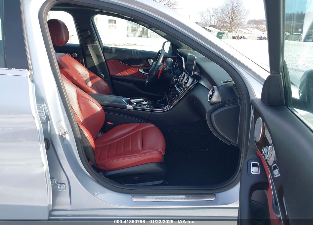 2018 MERCEDES-BENZ C 300 VIN: WDDWF4KB0JR395542