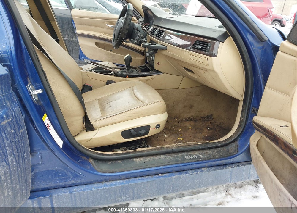 2008 BMW 328XI VIN: WBAVC735X8KP39855