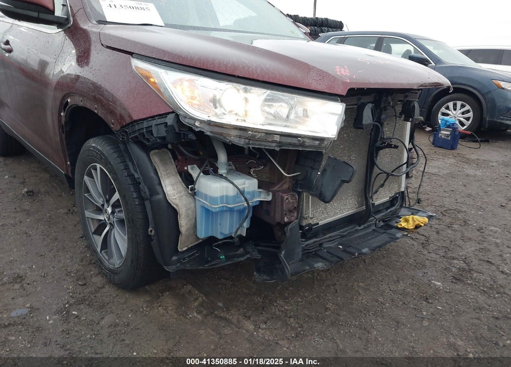 2019 TOYOTA HIGHLANDER XLE VIN: 5TDKZRFH5KS291644