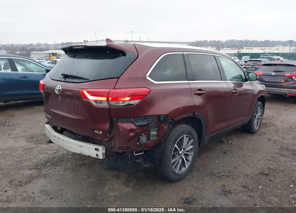 2019 TOYOTA HIGHLANDER XLE VIN: 5TDKZRFH5KS291644