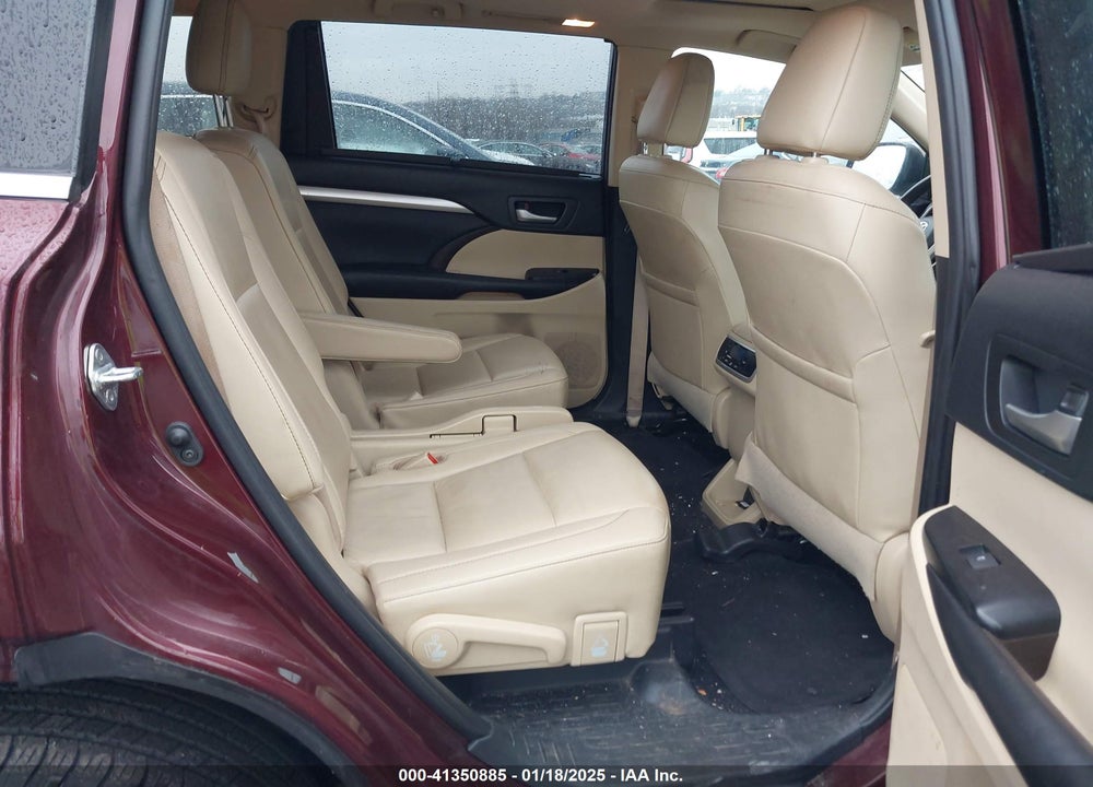 2019 TOYOTA HIGHLANDER XLE VIN: 5TDKZRFH5KS291644