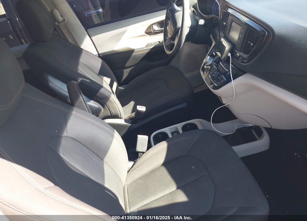 2017 CHRYSLER PACIFICA VIN: 2C4RC1CG3HR509997