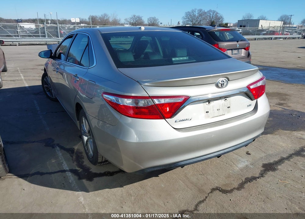 2015 TOYOTA CAMRY SE VIN: 4T1BF1FK4FU968301