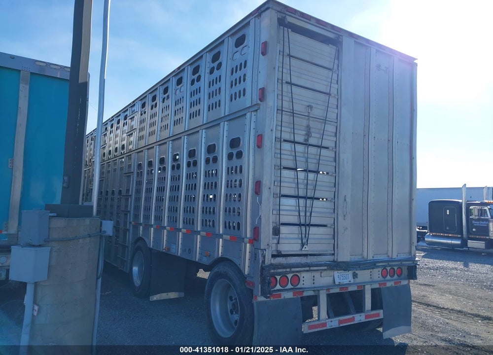 2010 BARRETT TRAILERS INC LIVESTOCK TRAILER VIN: 1B9L5320XA1014018