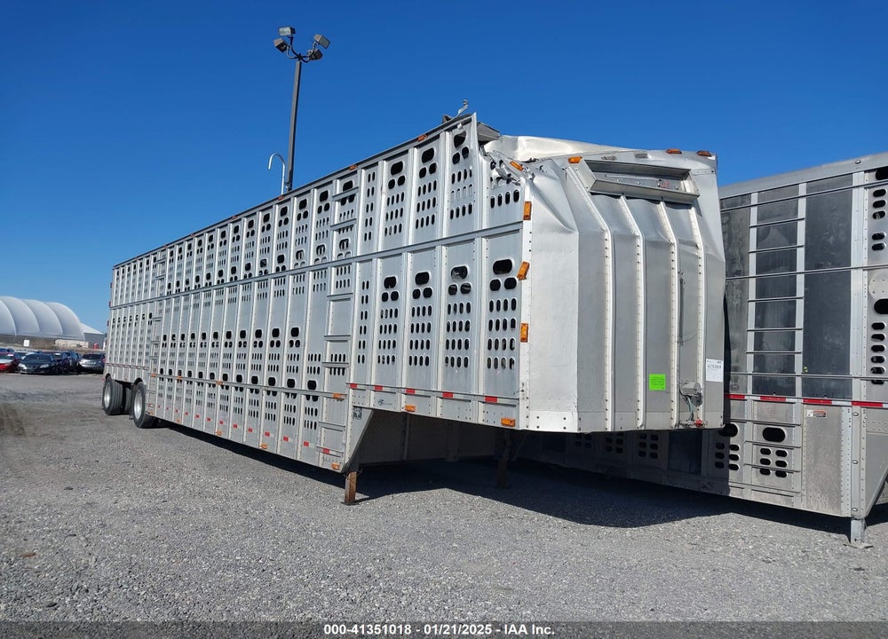 2010 BARRETT TRAILERS INC LIVESTOCK TRAILER VIN: 1B9L5320XA1014018