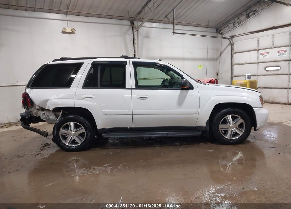 2005 CHEVROLET TRAILBLAZER LT VIN: 1GNDT13S852227810
