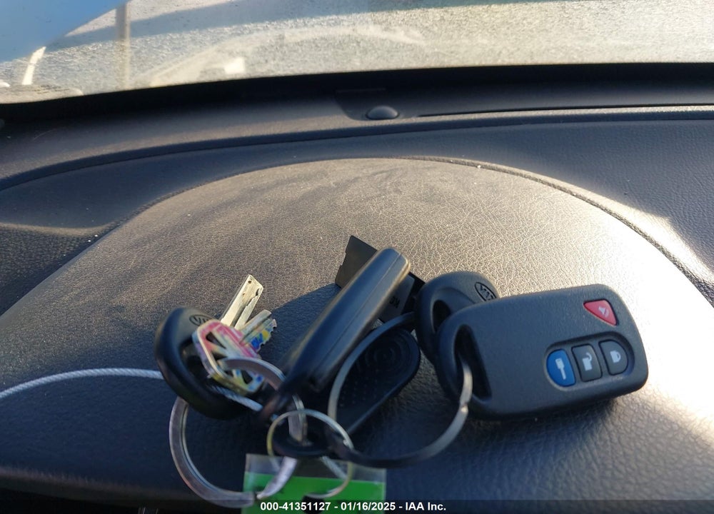 2013 KIA SORENTO VIN: 5XYKT3A66DG385939