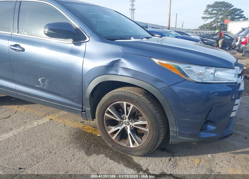 2017 TOYOTA HIGHLANDER LE VIN: 5TDZARFH4HS031847