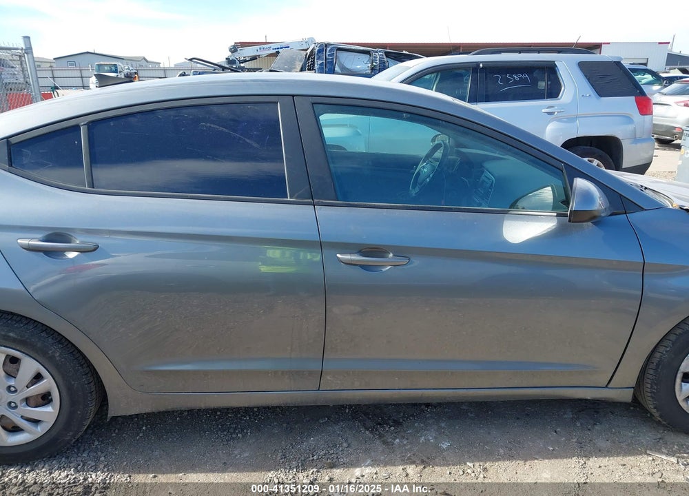 2017 HYUNDAI ELANTRA VIN: KMHD74LF5HU081193