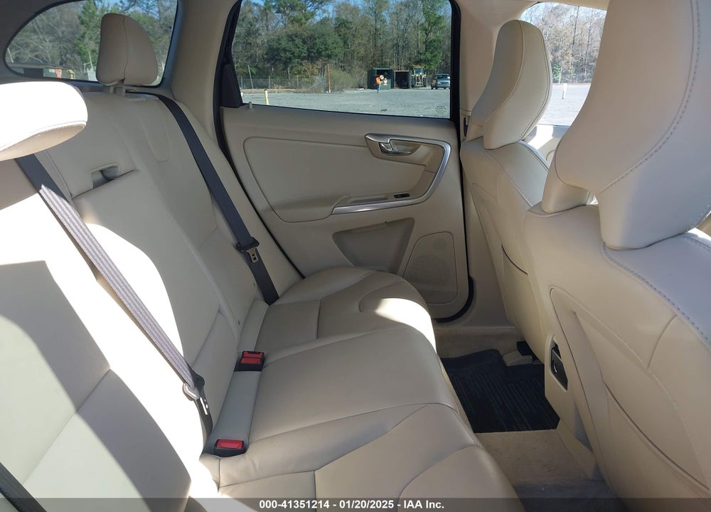 2016 VOLVO XC60 T6 DRIVE-E VIN: YV449MDK0G2825672