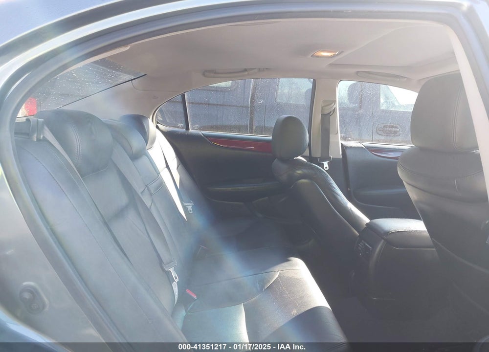2005 LEXUS ES 330 VIN: JTHBA30G355130500