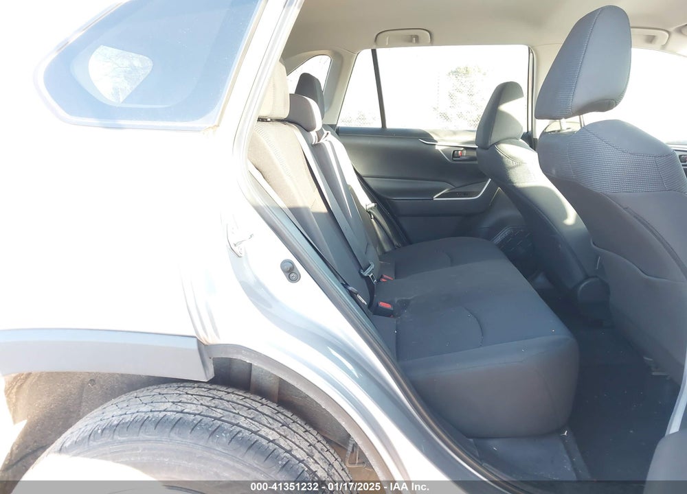 2020 TOYOTA RAV4 LE VIN: 2T3H1RFV1LC061477