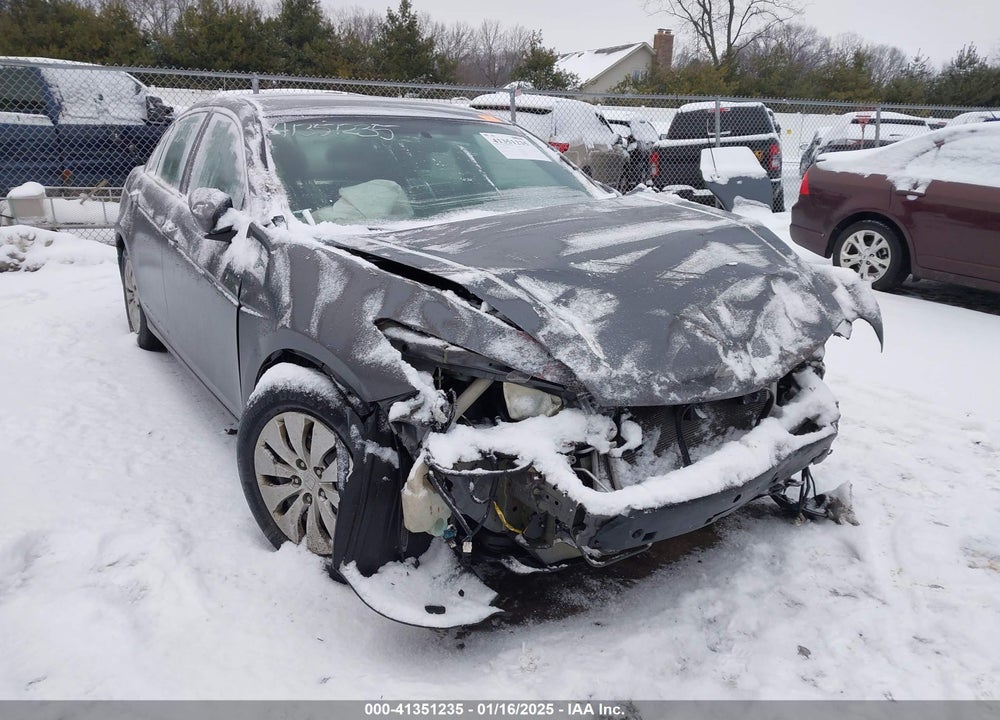 2011 HONDA ACCORD 2.4 LX VIN: 1HGCP2F32BA096878