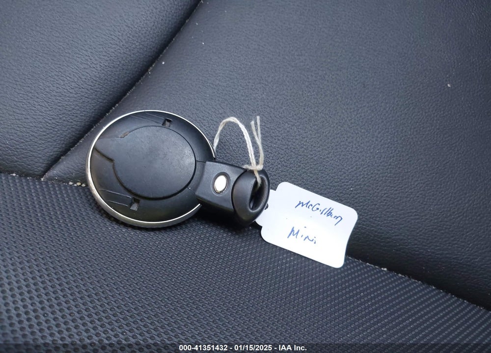 2013 MINI CLUBMAN VIN: WMWZF3C57DT571310