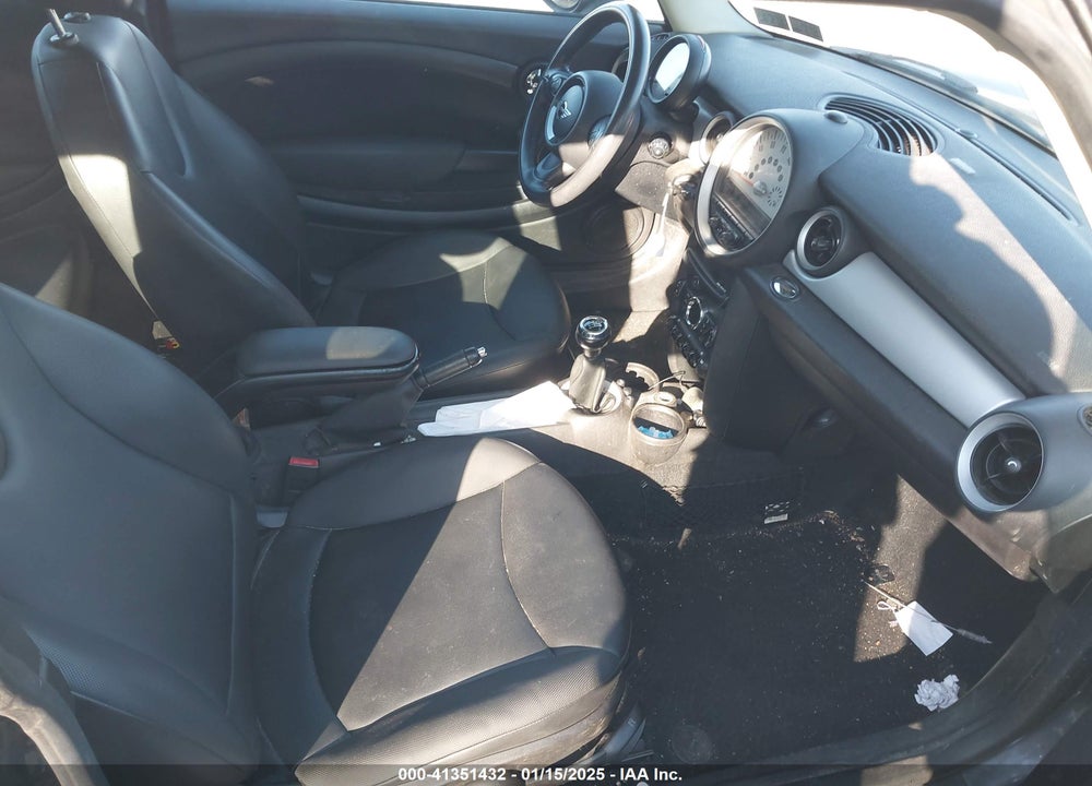 2013 MINI CLUBMAN VIN: WMWZF3C57DT571310