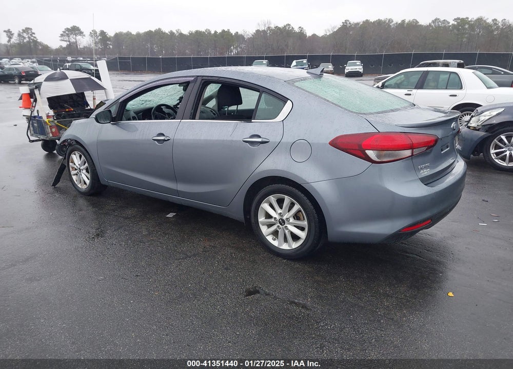 2017 KIA FORTE VIN: 3KPFL4A73HE084614