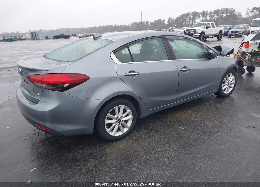 2017 KIA FORTE VIN: 3KPFL4A73HE084614