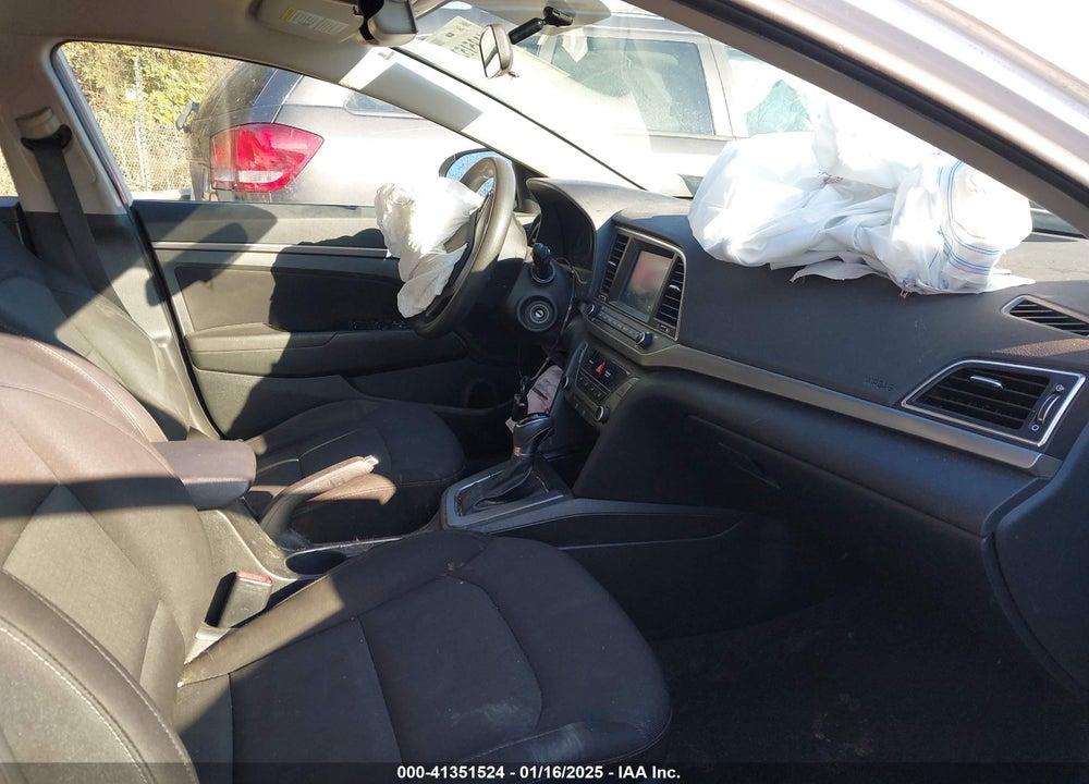 2018 HYUNDAI ELANTRA VIN: 5NPD84LF9JH319533