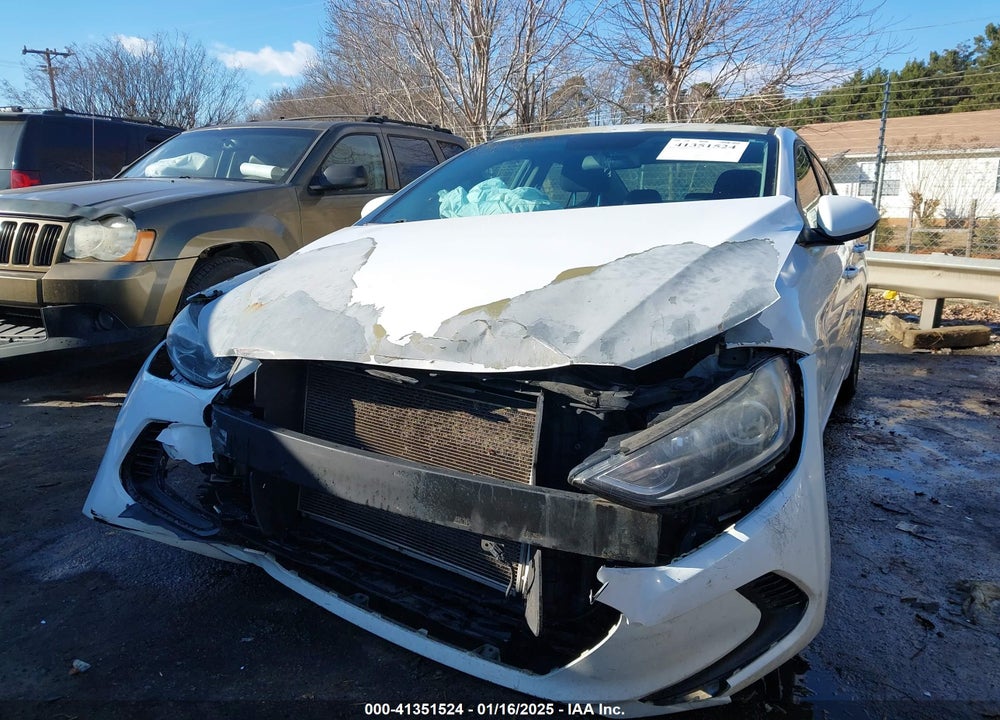 2018 HYUNDAI ELANTRA VIN: 5NPD84LF9JH319533
