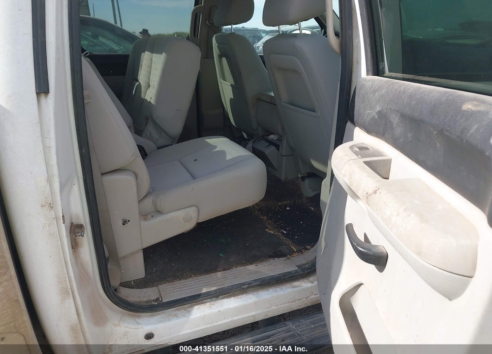 2011 CHEVROLET SILVERADO 1500 LT VIN: 3GCPKSE32BG393845
