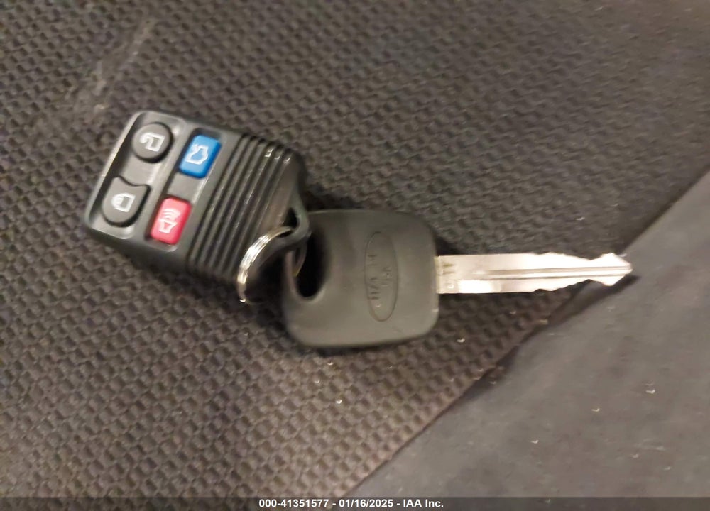 2002 FORD FOCUS SE VIN: 1FAFP34392W246403