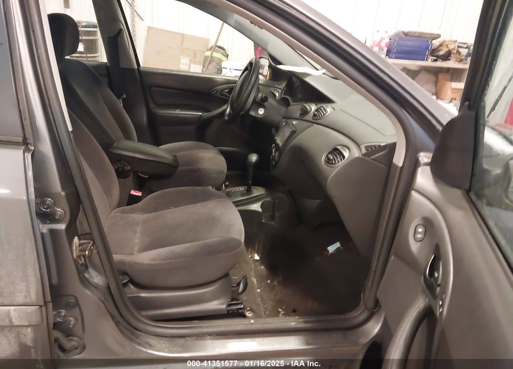 2002 FORD FOCUS SE VIN: 1FAFP34392W246403