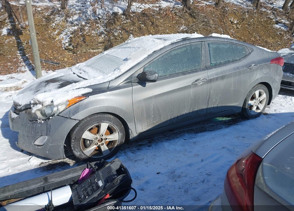 2013 HYUNDAI ELANTRA VIN: 5NPDH4AE9DH427407