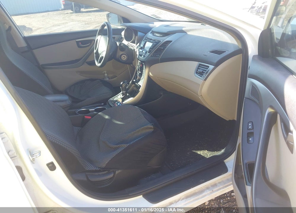 2015 HYUNDAI ELANTRA SE VIN: 5NPDH4AE8FH636673