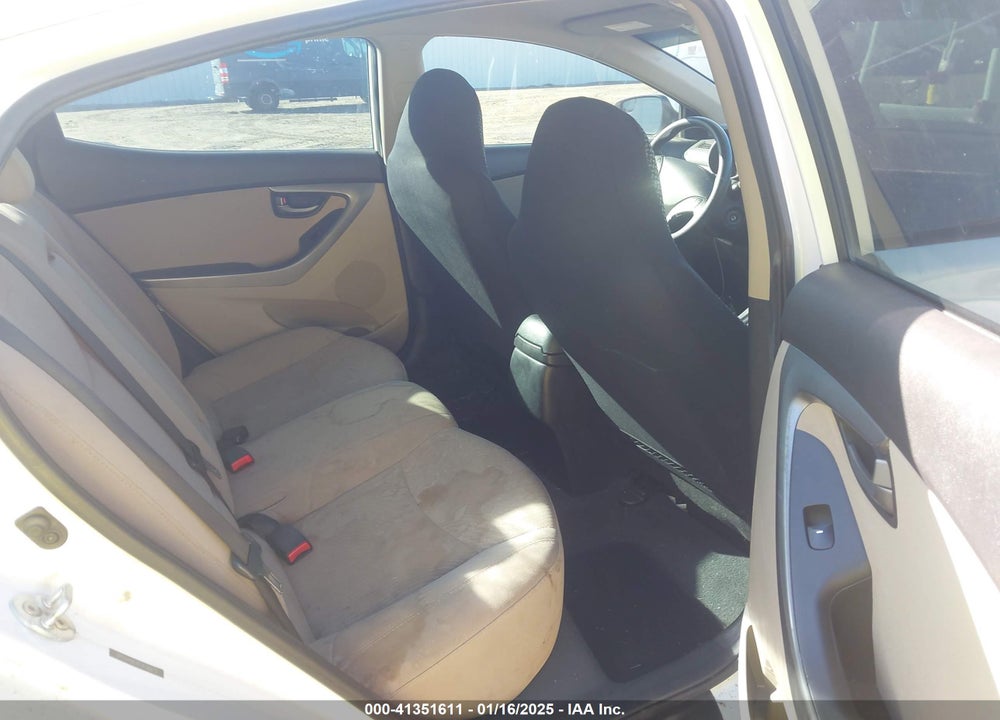 2015 HYUNDAI ELANTRA SE VIN: 5NPDH4AE8FH636673