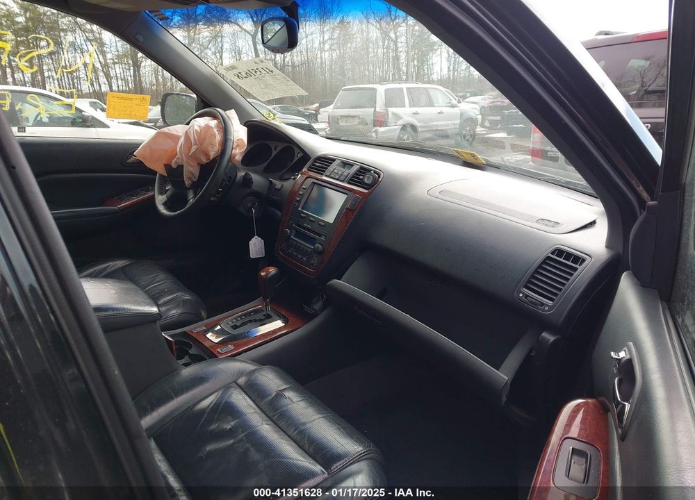 2005 ACURA MDX VIN: 2HNYD18215H555605