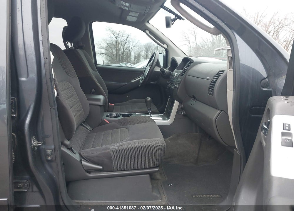 2011 NISSAN PATHFINDER SV VIN: 5N1AR1NN2BC635416