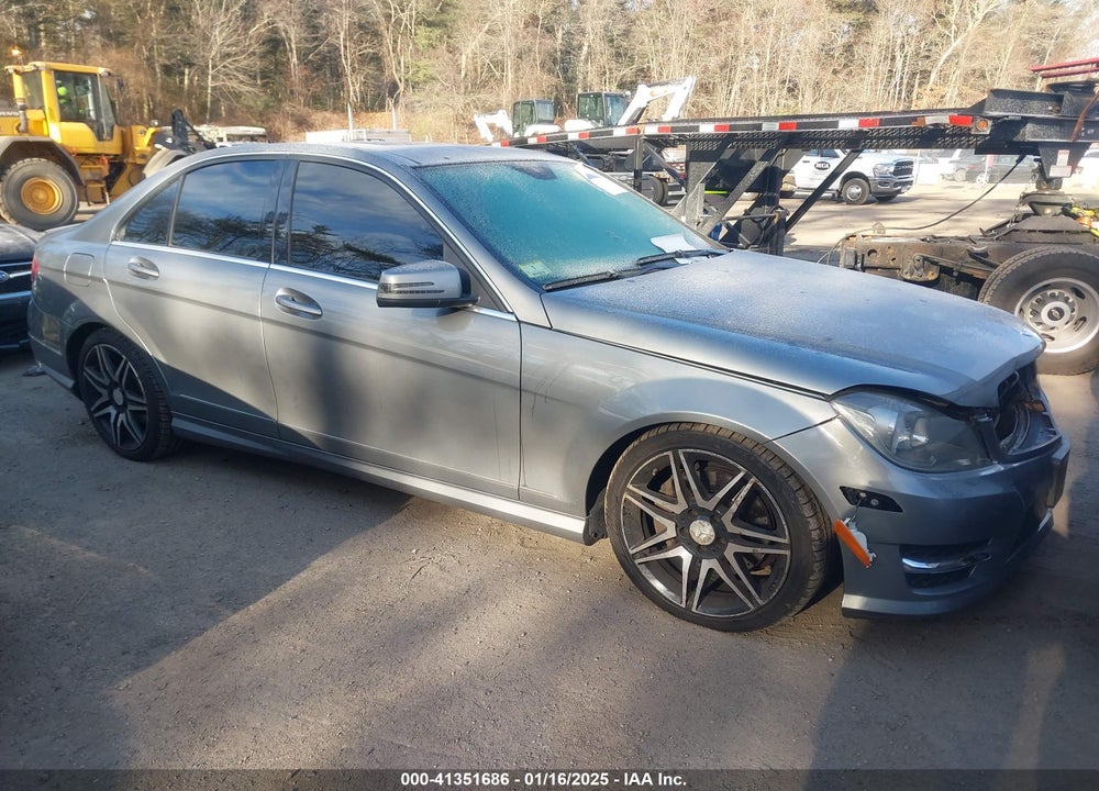 2013 MERCEDES-BENZ C 300 LUXURY 4MATIC/SPORT 4MATIC VIN: WDDGF8AB8DR268264