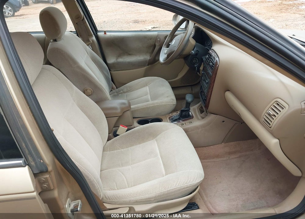 2001 SATURN LW300 VIN: 1G8JW82R41Y525279