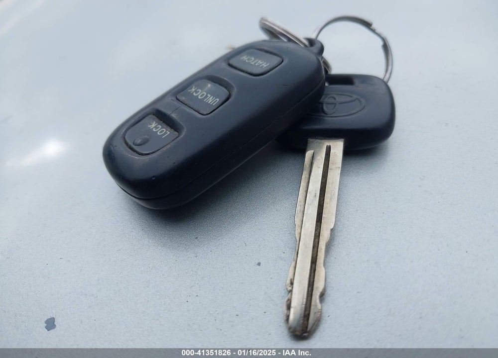 2003 TOYOTA MATRIX XRS VIN: 2T1KY38E73C007217