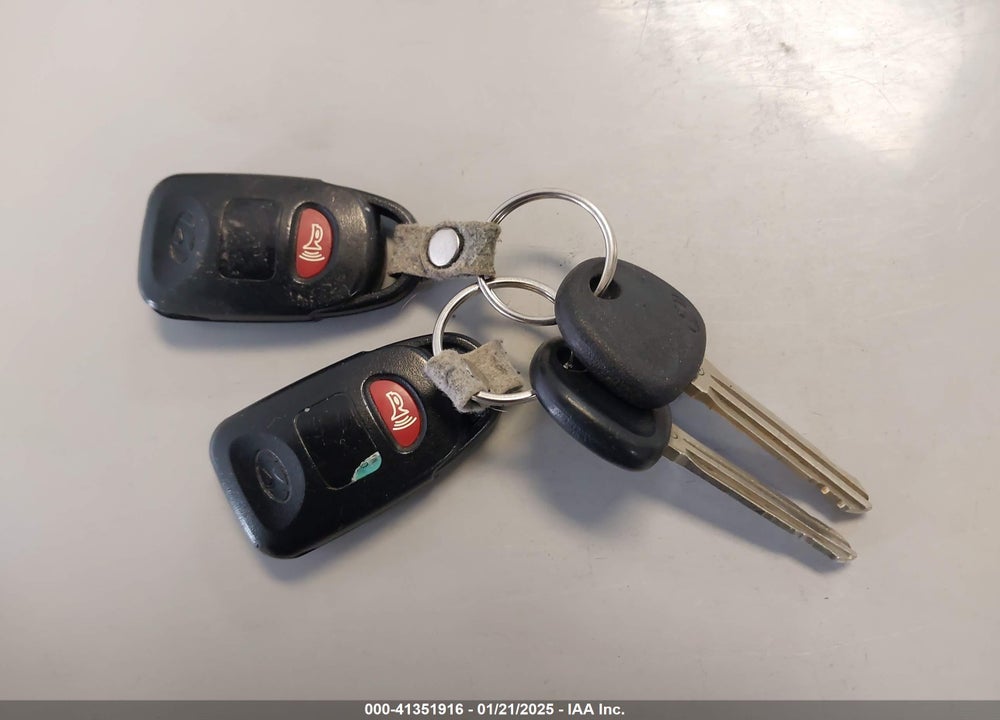 2013 HYUNDAI ELANTRA VIN: KMHDH4AE7DU506804