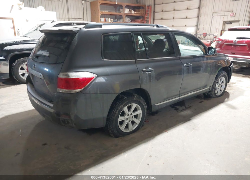 2013 TOYOTA HIGHLANDER SE V6 VIN: 5TDBK3EH4DS277661