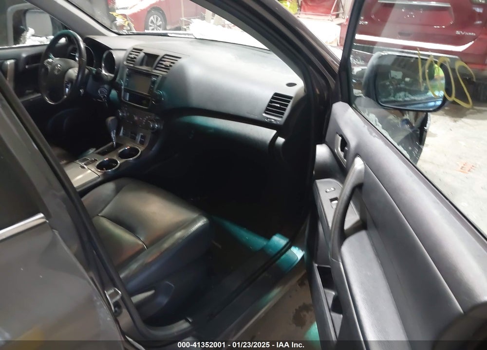 2013 TOYOTA HIGHLANDER SE V6 VIN: 5TDBK3EH4DS277661