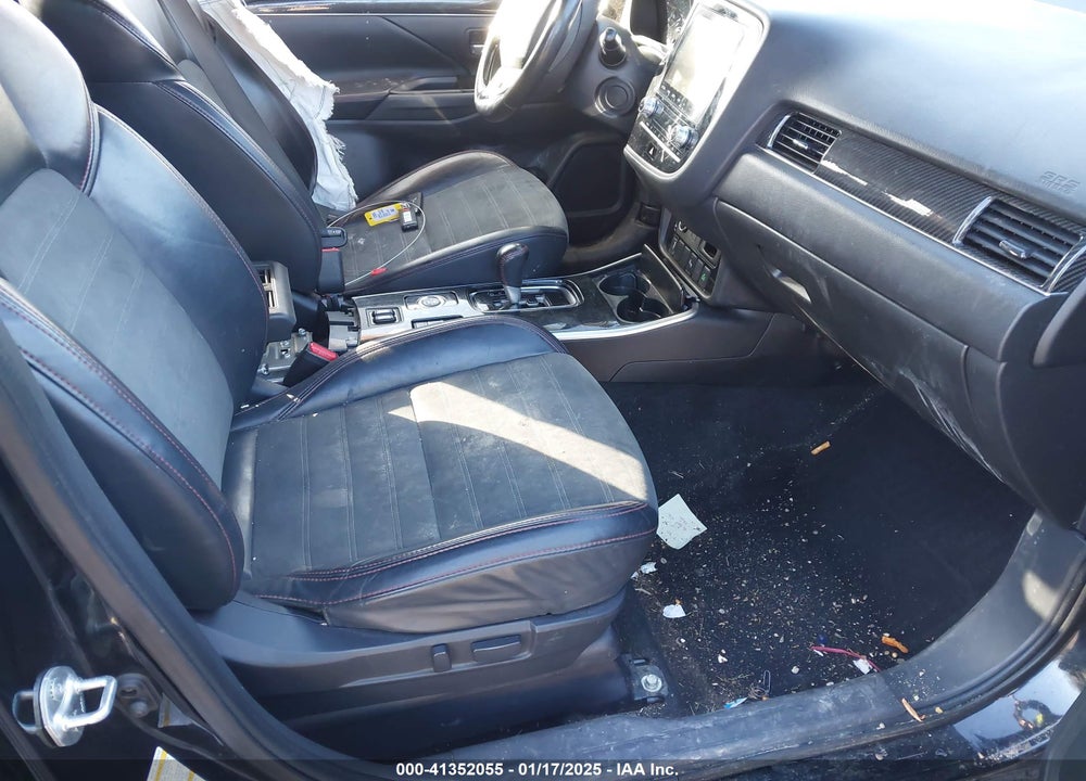 2020 MITSUBISHI OUTLANDER VIN: JA4AZ3A36LZ031803