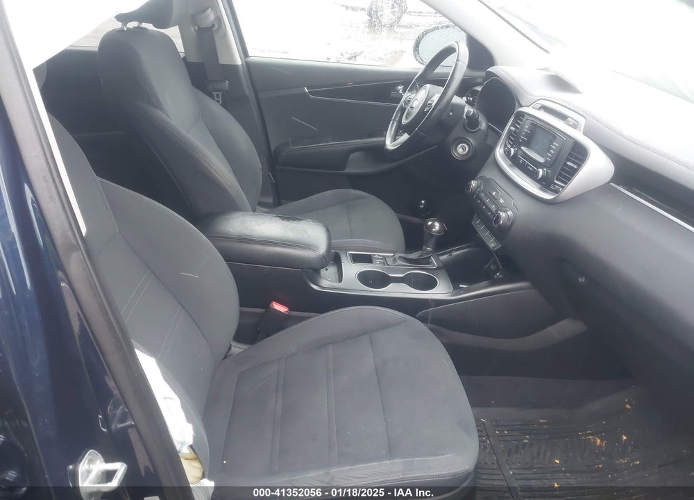 2016 KIA SORENTO 2.4L LX VIN: 5XYPG4A36GG118455