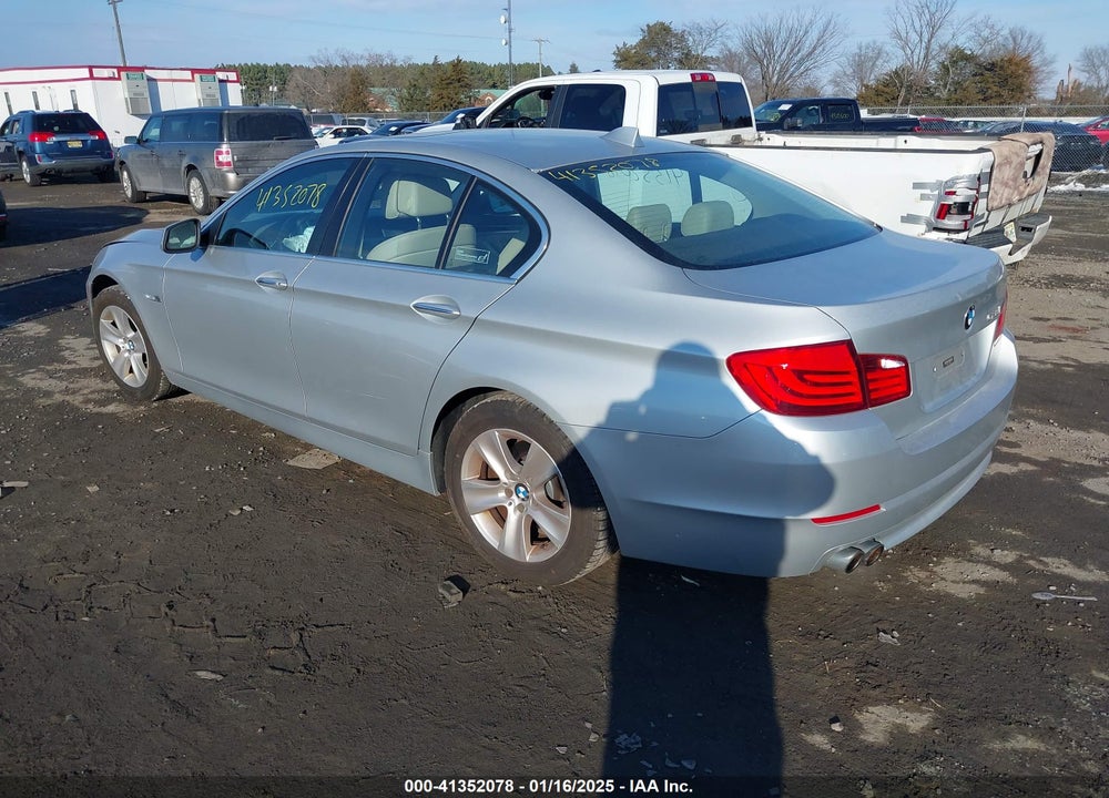 2011 BMW 528I VIN: WBAFR1C57BC750071