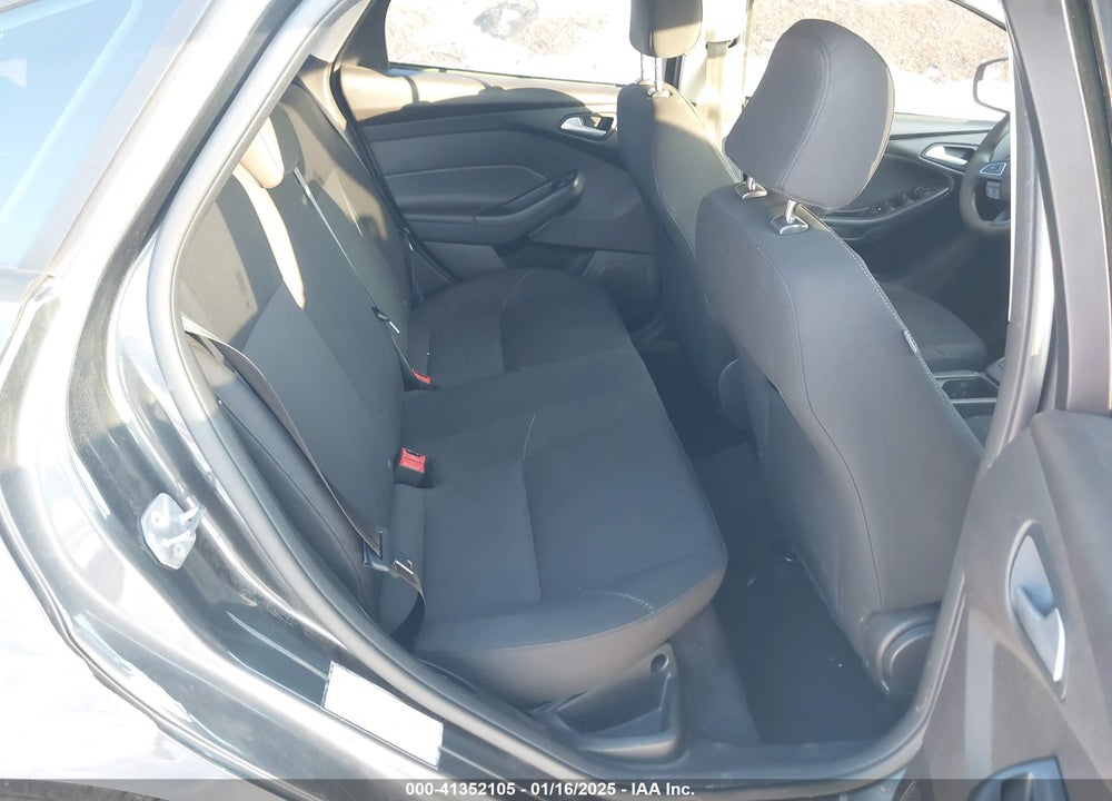 2017 FORD FOCUS VIN: 1FADP3F25HL272454