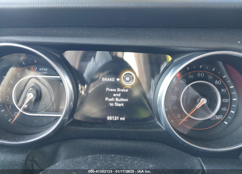 2018 JEEP WRANGLER UNLIMITED SAHARA 4X4 VIN: 1C4HJXEG2JW316271