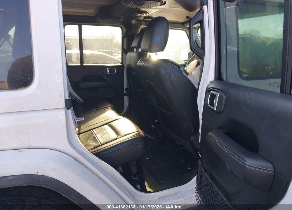 2018 JEEP WRANGLER UNLIMITED SAHARA 4X4 VIN: 1C4HJXEG2JW316271
