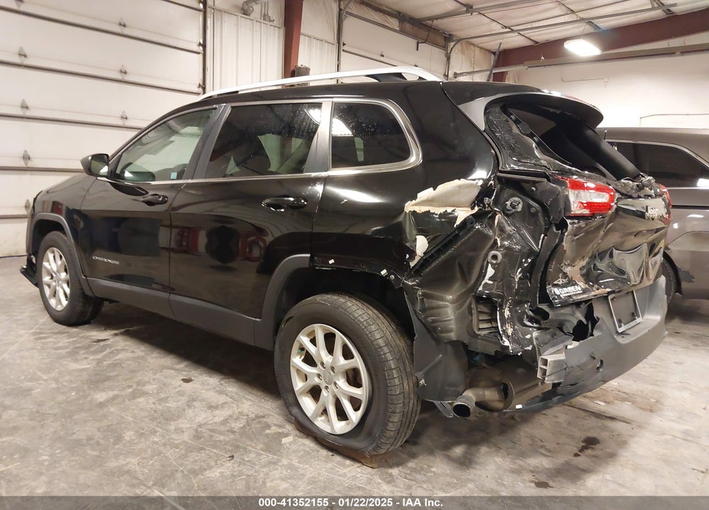 2017 JEEP CHEROKEE LATITUDE 4X4 VIN: 1C4PJMCB1HW607937