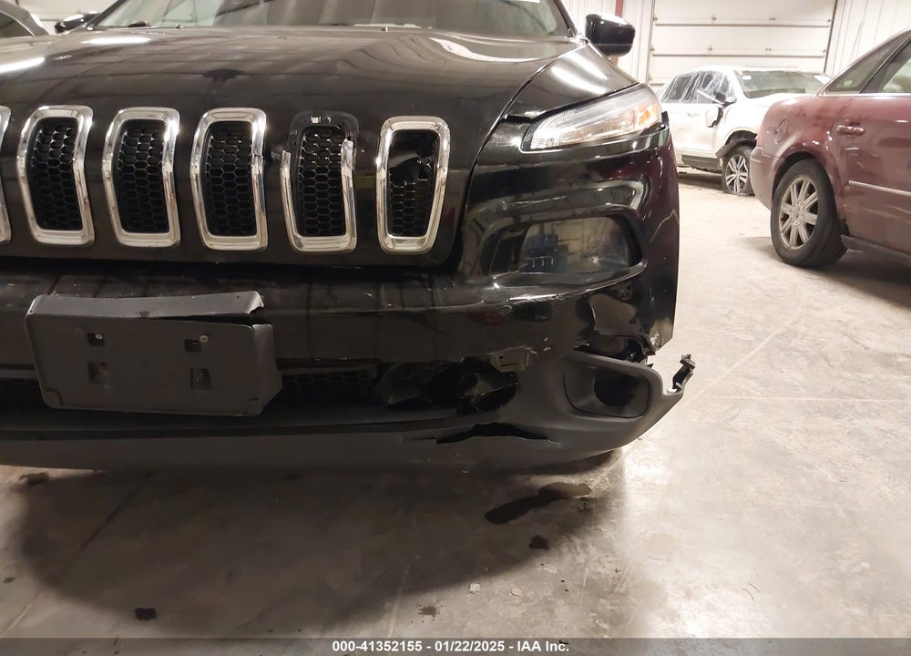 2017 JEEP CHEROKEE LATITUDE 4X4 VIN: 1C4PJMCB1HW607937