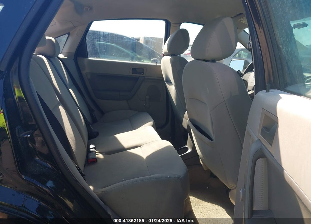 2010 FORD FOCUS VIN: 1FAHP3EN0AW299000