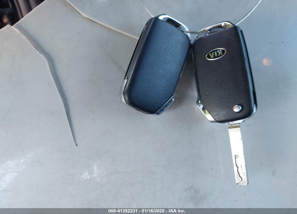 2021 KIA SELTOS LX VIN: KNDEPCAA1M7154630